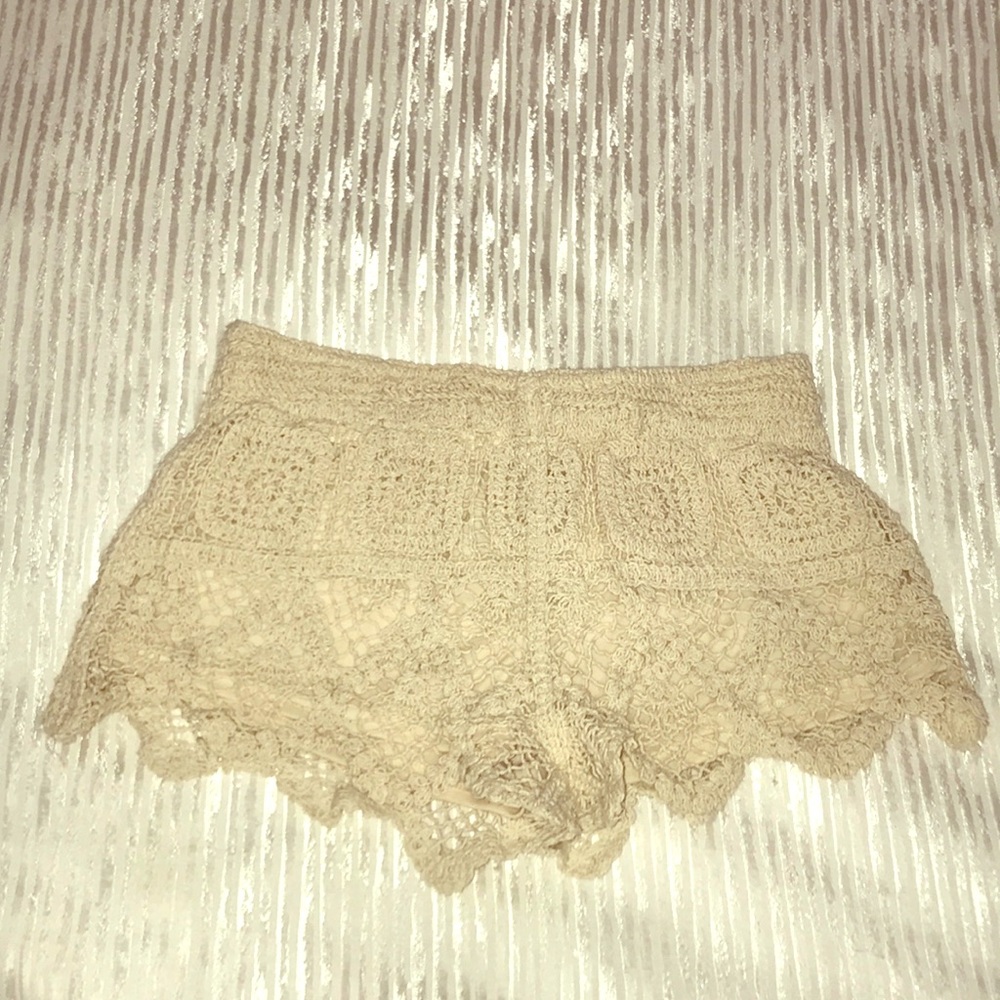 Crochet print shorts